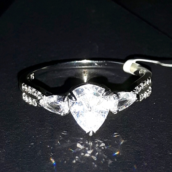 Jewelry - 🍁 2 for 30 - Size 9 - Beautiful 925 Sterling Ring